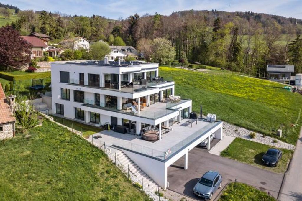 Immeuble de 3 appartements en PPE à Gumefens